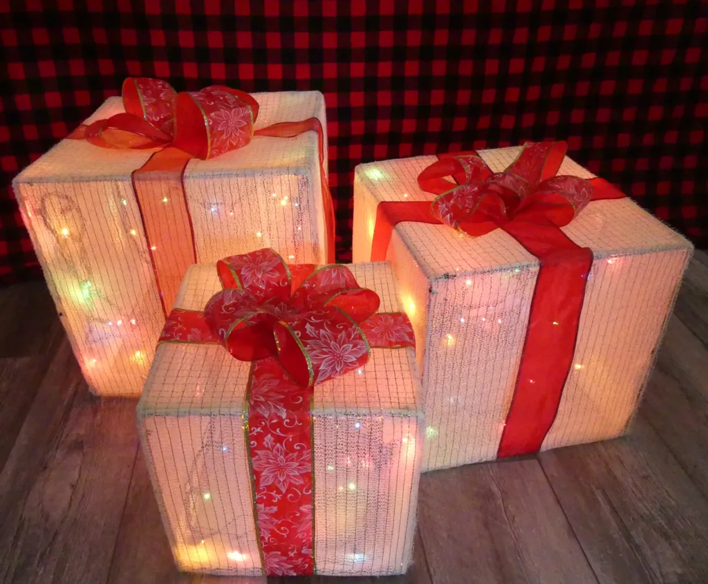 Claycia Crafting Corner - Decorative Christmas Boxes